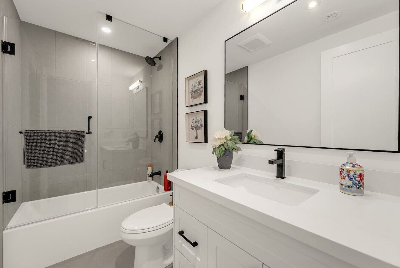 Original listing bathroom photo 1 for *World Cup* Cute Little Italy Home *Games + Wi-Fi*