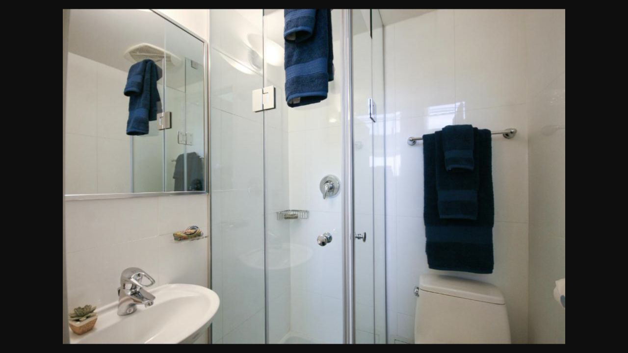Audited shower evidence for Yonge Suites Apart Hotel — One-Bedroom Apartment